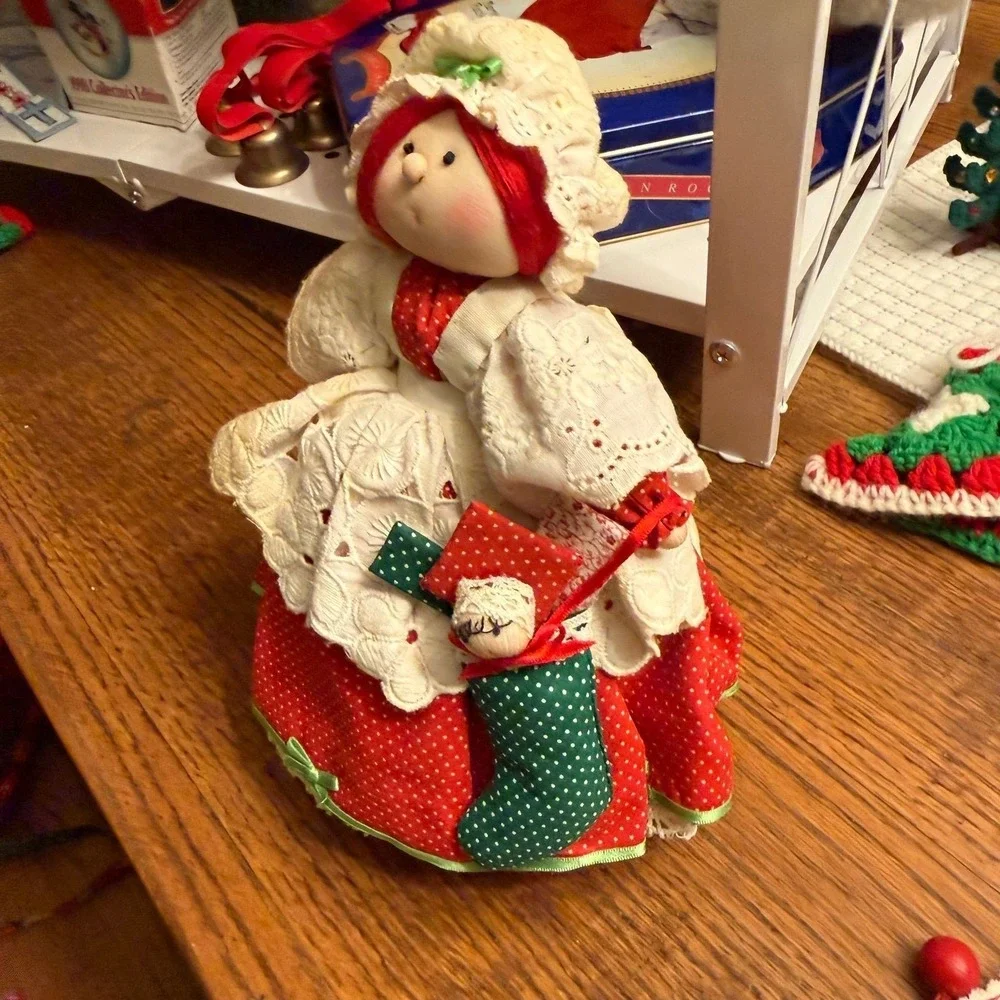 Vintage 1984 Apple Cheeks Lady Sally Spartan Holiday Christmas doll.